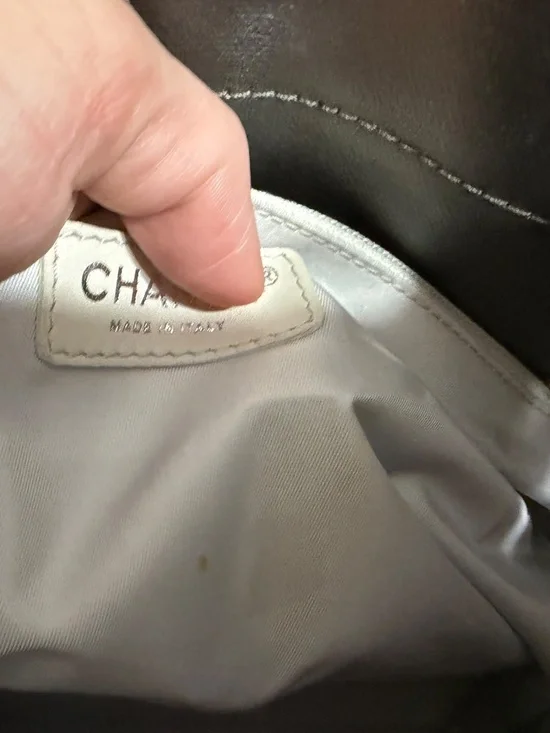 Chanel Biarritz PM Shopper – Metallic Silver/Ivory – Rare Color - Picture 12 of 16